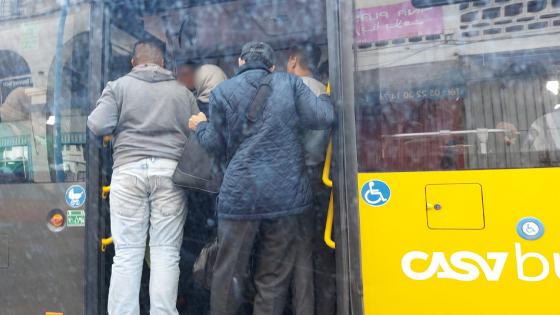 البيضاويون يعانون من الاكتظاظ داخل حافلات “ألزا”