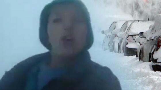 فيديو لطفل من قرية إكمير آيت يتوسل المغاربة بسبب الثلوج