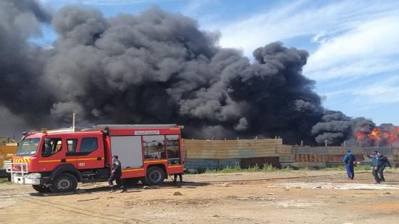 الدار البيضاء.. اندلاع حريق بسوق المتلاشيات بسيدي البرنوصي