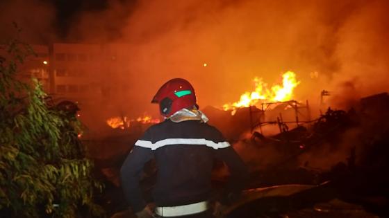 حريق يلحق خسائر بـ53 محلا في القنيطرة