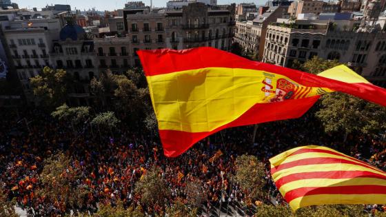 المحكمة العليا الإسبانية تقرر حظر استخدام الأعلام غير الرسمية يشمل البوليساريو