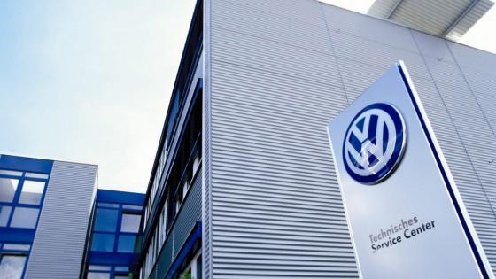 القضاء الألماني يلزم عملاق تصنيع السيارات “فولكسفاغن” بدفع تعويضات في “فضيحة الديزل”