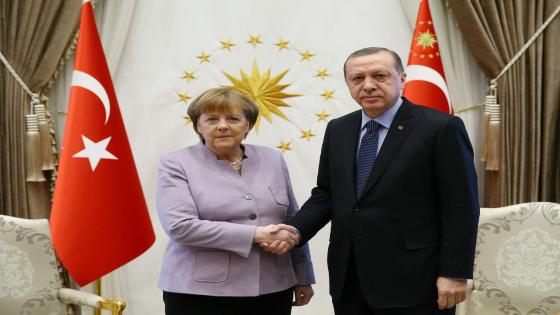 أردوغان يطلب من ميركل فتح “صفحة جديدة” بين بلاده والاتحاد الأوروبي