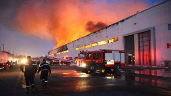 خسائر مادية هامة في حريق كبير بمستودع في المنطقة الصناعية بالبيضاء