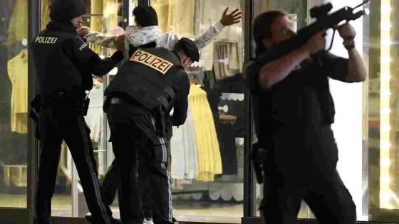 إعتقال 14 شخصا في هجوم فيينا وتنظيم الدولة الإسلامية يعلن مسؤوليته عن الاعتداء