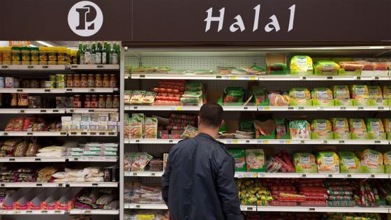 Halal food and stand, supermarket E.Leclerc of Vitry. Starting the operation "France has talent" in E. centers Leclerc Ile de France and in the framework of the approach "Buy French, I use it" initiated by Pro France association. Paris, FRANCE-19/04/2013./PRM_prm.30/Credit:PRM/SIPA/1304191122