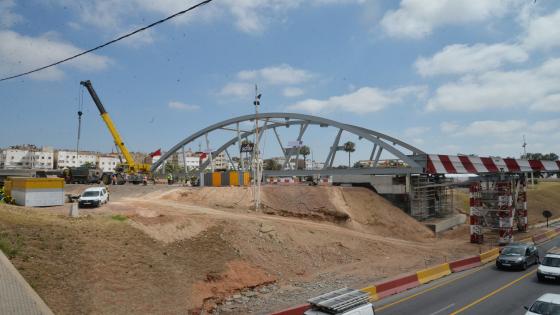 جسر حديدي لتمكين الطرمواي من عبور الطريق السيار الحضري بالدارالبيضاء