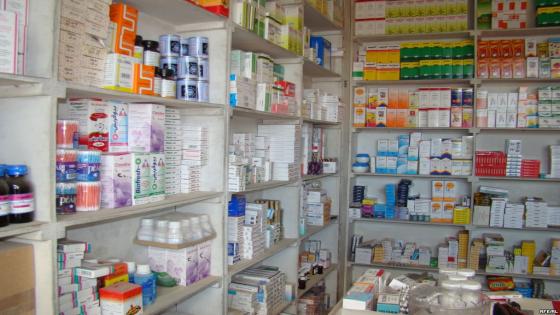 النيابة العامة تتصدى لبيع الأدوية بشكل غير قانوني في الأسواق والإنترنت