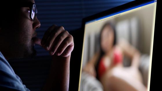 تفكيك عصابة للإبتزاز الجنسي عبر الإنترنت في طنجة